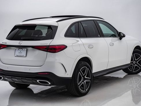 Used 2024 Mercedes-Benz GLC 300 4MATIC image 11