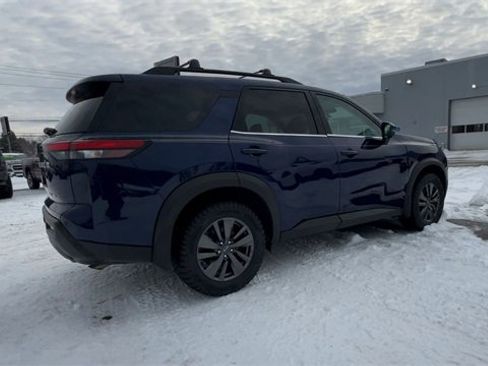 Used 2022 Nissan Pathfinder SV image 8