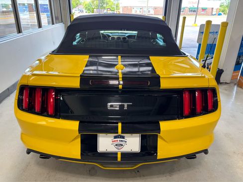 Used 2017 Ford Mustang GT Premium RWD image 6