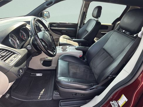 Used 2020 Dodge Grand Caravan SXT FWD image 21