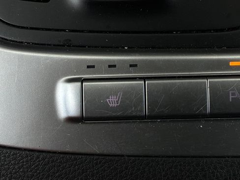Used 2026 Kia Carnival FWD image 25