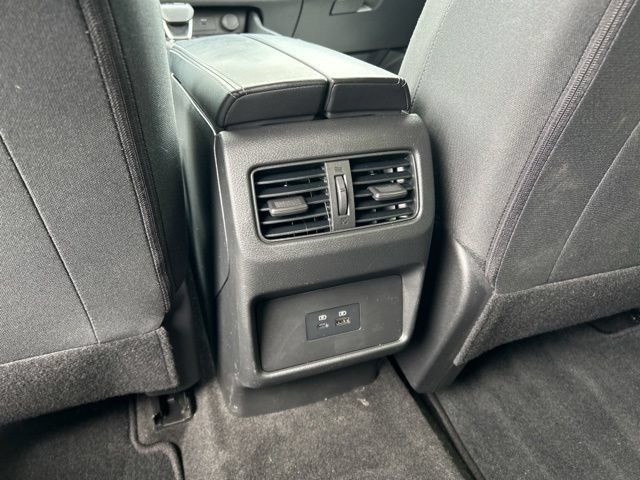 Used 2023 Nissan Rogue SV AWD/4WD image 22