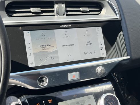 Certified 2024 Jaguar I-PACE R-Dynamic HSE image 26