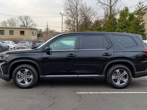 Used 2025 Honda Pilot EX-L image 4