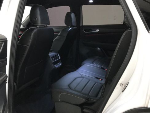 Used 2024 Volkswagen Atlas Cross Sport SEL R-Line AWD/4WD image 11