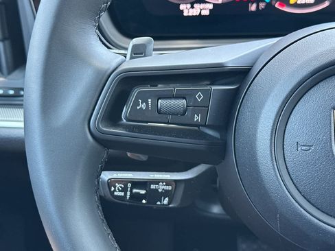 Certified 2026 Porsche Cayenne AWD/4WD image 28