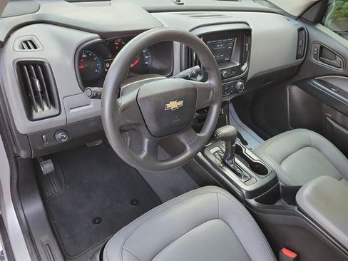 Used 2019 Chevrolet Colorado W/T RWD image 2