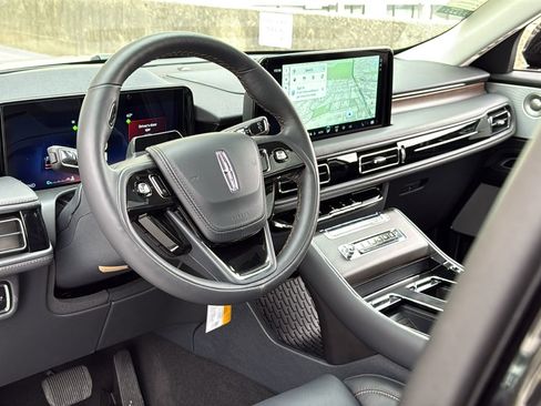 New 2026 Lincoln Aviator Reserve image 18