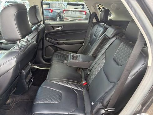 Used 2023 Ford Edge Titanium AWD/4WD image 9