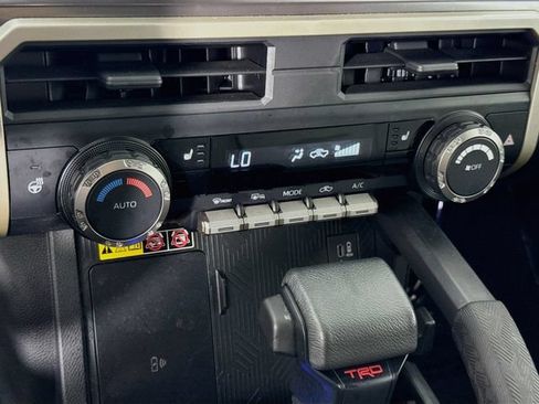Certified 2024 Toyota Tacoma TRD Off-Road w/ TRD Off Road Upgrade Package AWD/4WD image 17