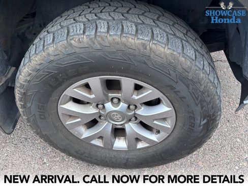 Used 2017 Toyota Tacoma SR5 w/ Tow Package AWD/4WD image 8