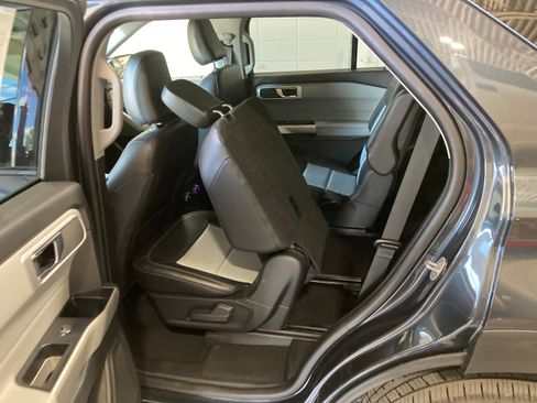 Used 2022 Ford Explorer XLT w/ Equipment Group 202A image 20