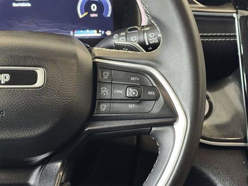 Certified 2023 Jeep Grand Cherokee Laredo image 24