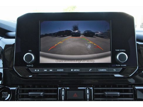 Certified 2025 Nissan Pathfinder SV w/ SV Premium Package FWD image 25