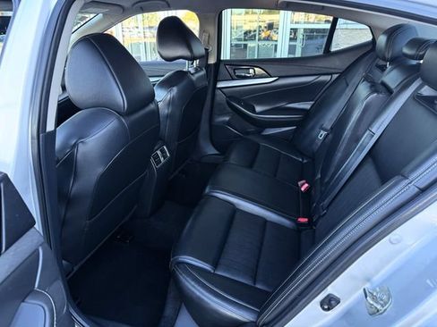 Used 2017 Nissan Maxima 3.5 SV FWD image 16