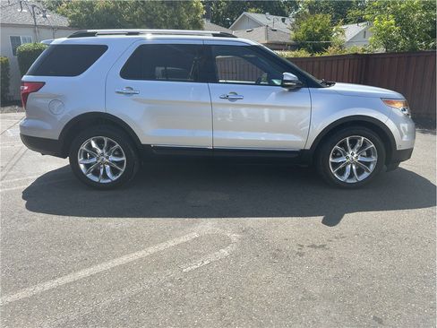 Used 2013 Ford Explorer Limited image 6