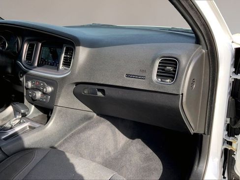 Used 2022 Dodge Charger SXT image 17