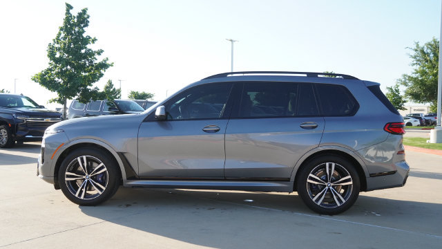 Used 2024 BMW X7 xDrive40i w/ Executive Package AWD/4WD image 3
