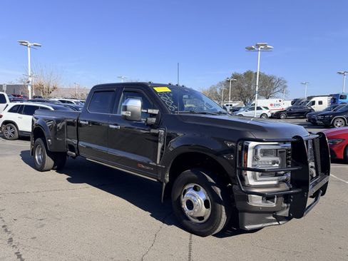 Used 2024 Ford F350 Limited image 1