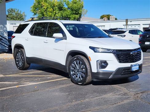 Used 2023 Chevrolet Traverse RS w/ LPO, Floor Liner Package image 2