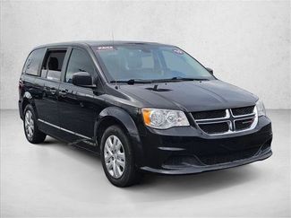 Used 2019 Dodge Grand Caravan SE w/ UConnect Hands-Free Group FWD video 3