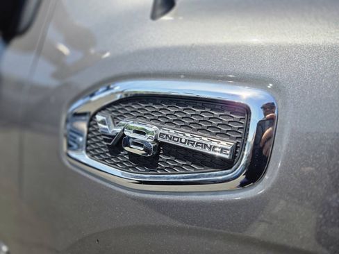 Used 2018 Nissan Titan SV w/ SV Convenience Package AWD/4WD image 25