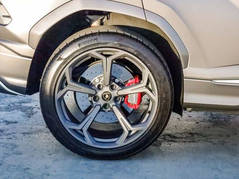 Used 2022 Lamborghini Urus image 12