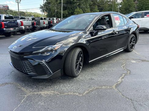 New 2026 Toyota Camry SE FWD image 7