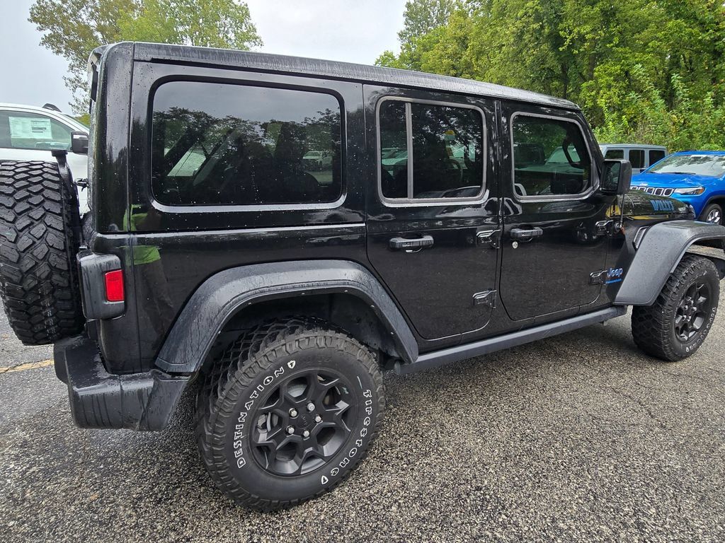 Used 2023 Jeep Wrangler Unlimited w/ Sun & Screen Package AWD/4WD image 10