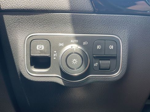 Used 2025 Mercedes-Benz GLA 250 image 22