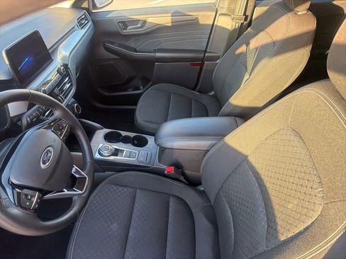 Used 2025 Ford Escape Active w/ Cold Weather Package image 8