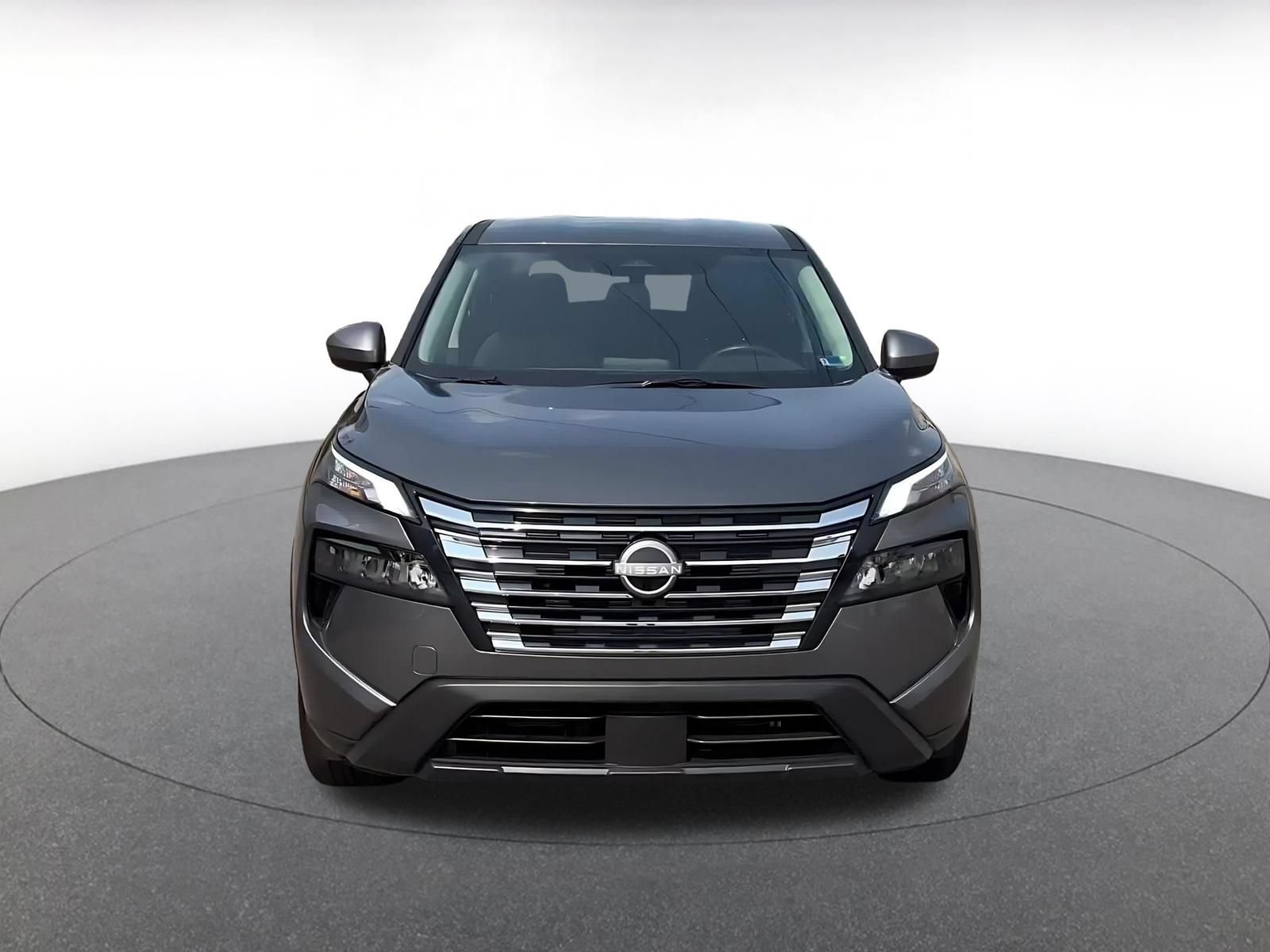 Used 2026 Nissan Rogue SV FWD image 3