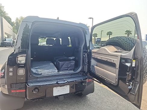 New 2026 Land Rover Defender 110 OCTA AWD/4WD image 14