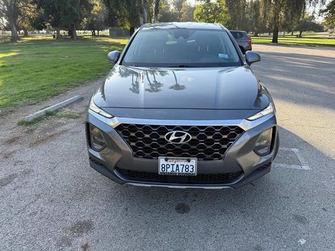 Used 2019 Hyundai Santa Fe SE image 2