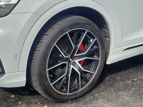 Used 2020 Audi Q8 Premium Plus w/ Premium Plus Package image 5