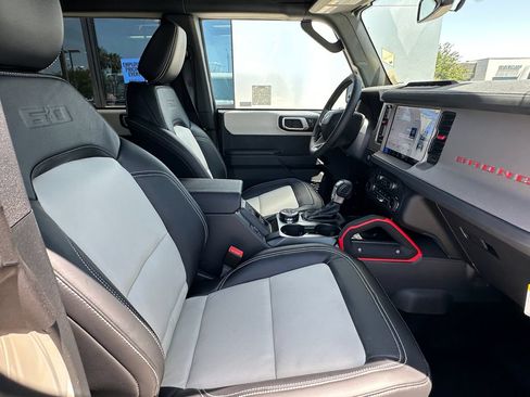 New 2026 Ford Bronco Outer Banks w/ Sasquatch Package AWD/4WD image 14