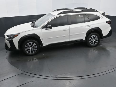 Used 2025 Subaru Outback Premium w/ Popular Package #1A image 28