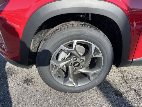 New 2026 Chevrolet Trax LT w/ Driver Confidence Package image 10
