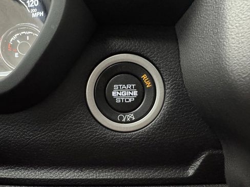 Used 2024 RAM 2500 Big Horn w/ Sport Appearance Package image 34