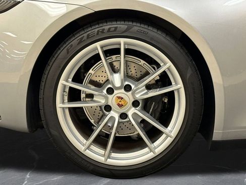 Used 2024 Porsche 911 Carrera RWD image 35