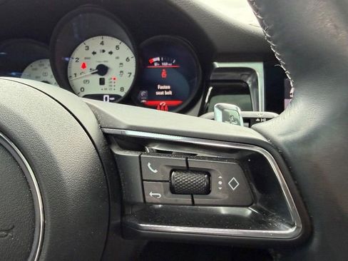 Used 2023 Porsche Macan Turbo image 14