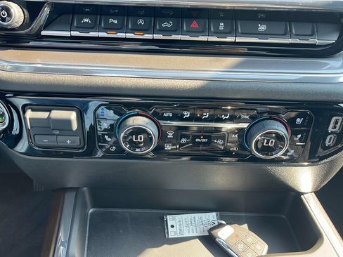 Used 2024 Chevrolet Silverado 1500 High Country AWD/4WD image 14