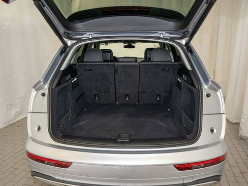 Used 2023 Audi Q5 Prestige w/ Prestige Package image 6