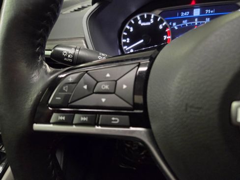 Used 2023 Nissan Altima 2.5 SL FWD image 21