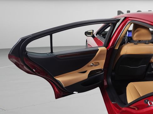 New 2025 Lexus ES 350 w/ Premium Package image 27