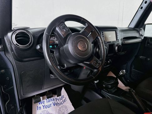 Used 2016 Jeep Wrangler Sport w/ Connectivity Group AWD/4WD image 9