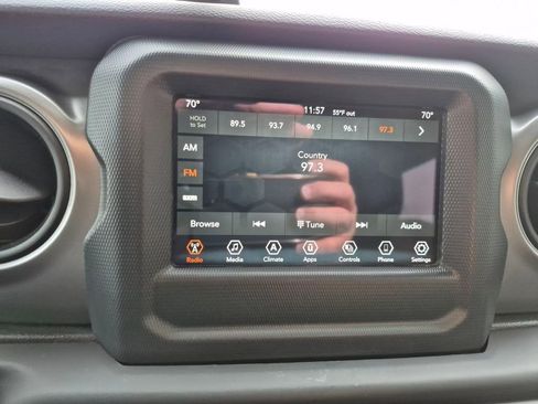 Used 2021 Jeep Wrangler Sport image 17