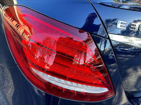 Used 2018 Mercedes-Benz E 300 image 28