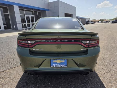 Used 2022 Dodge Charger R/T w/ Plus Group RWD image 4