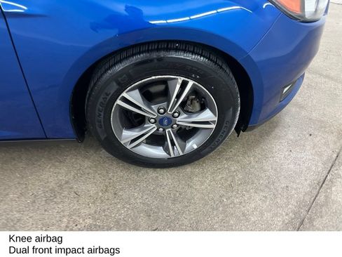 Used 2018 Ford Focus SE w/ SE Appearance Package FWD image 16